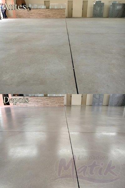 Limpeza de piso industrial